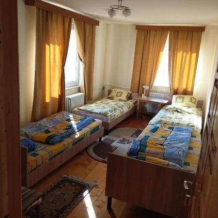 Lary Hostel سوتْشافا المظهر الخارجي الصورة