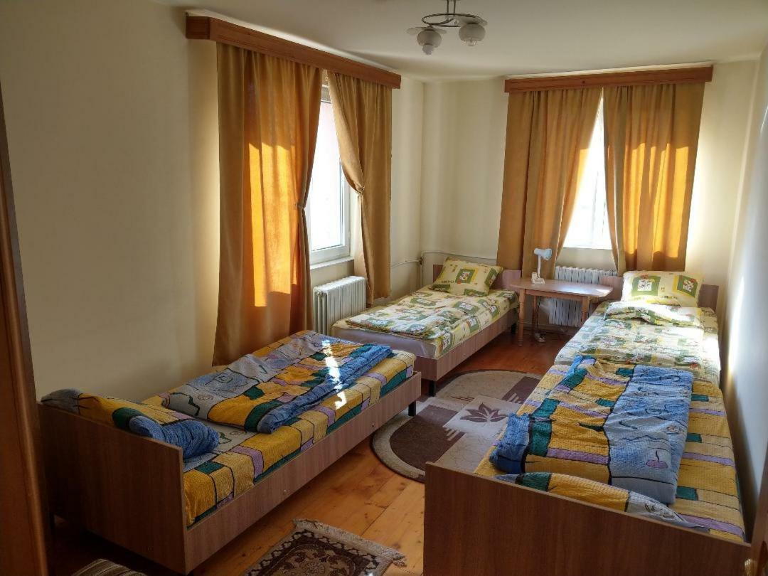 Lary Hostel سوتْشافا المظهر الخارجي الصورة